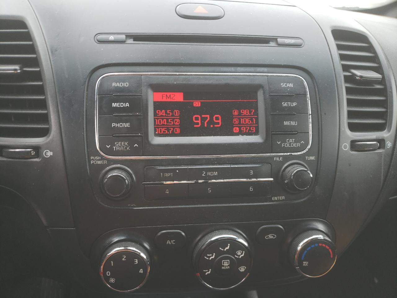 Photo 9 from auction – 2014 KIA FORTE LX with VIN KNAFX4A67E5097379