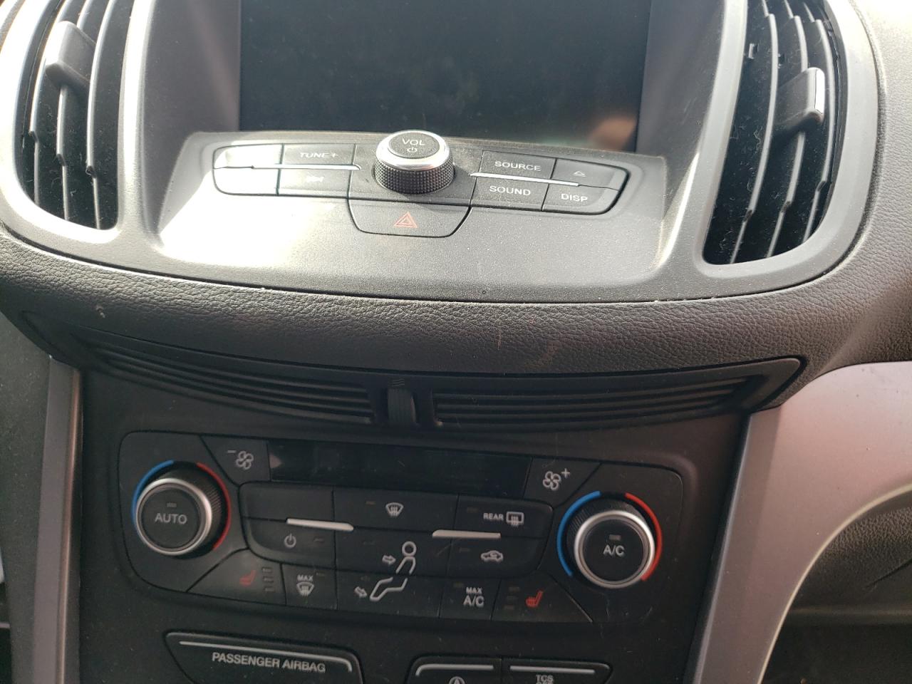 Photo 9 from auction – 2018 FORD ESCAPE SEL with VIN 1FMCU0HD5JUA98182