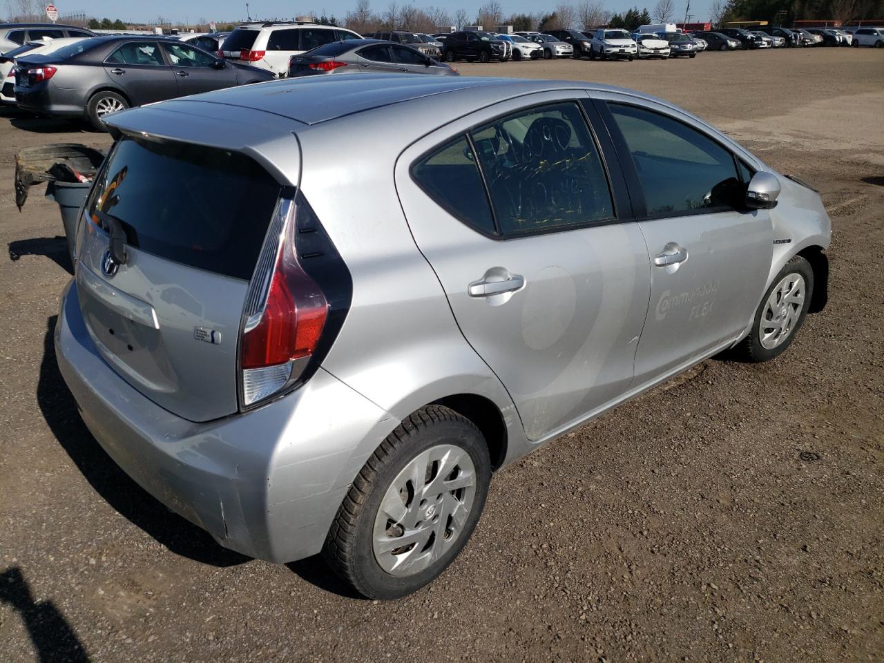 Photo 4 from auction – 2016 TOYOTA PRIUS C with VIN JTDKDTB31G1126443
