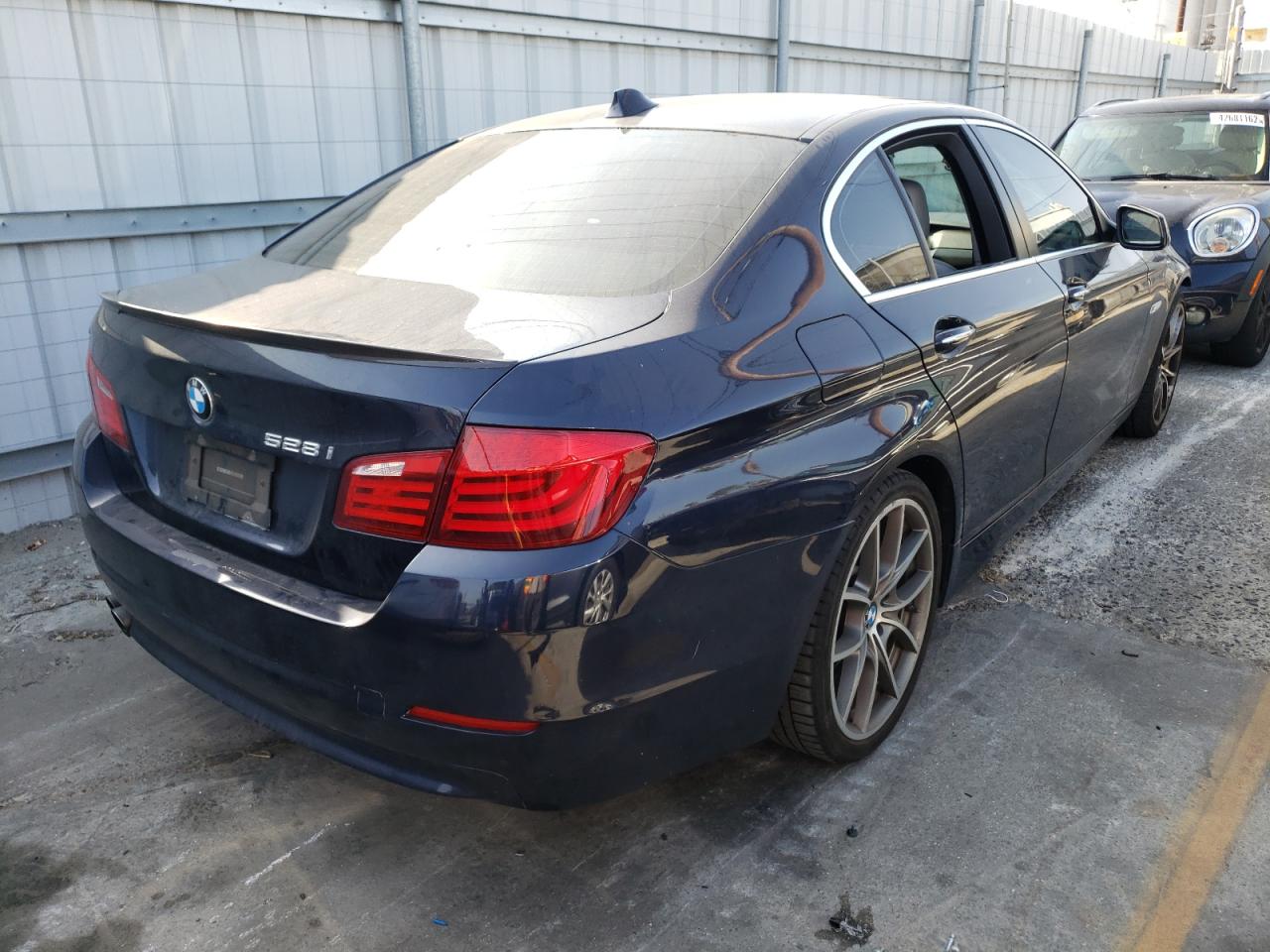 Photo 4 from auction – 2011 BMW 528 I with VIN WBAFR1C54BC739657