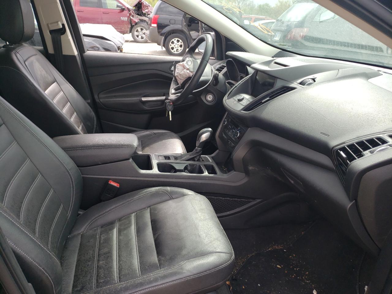 Photo 5 from auction – 2018 FORD ESCAPE SEL with VIN 1FMCU0HD5JUA98182