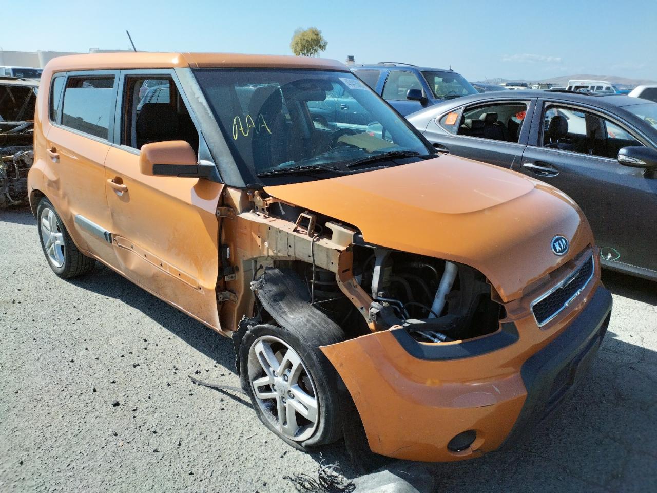 KIA SOUL + 2011 с VIN KNDJT2A23B7311228 - Снимка от търг