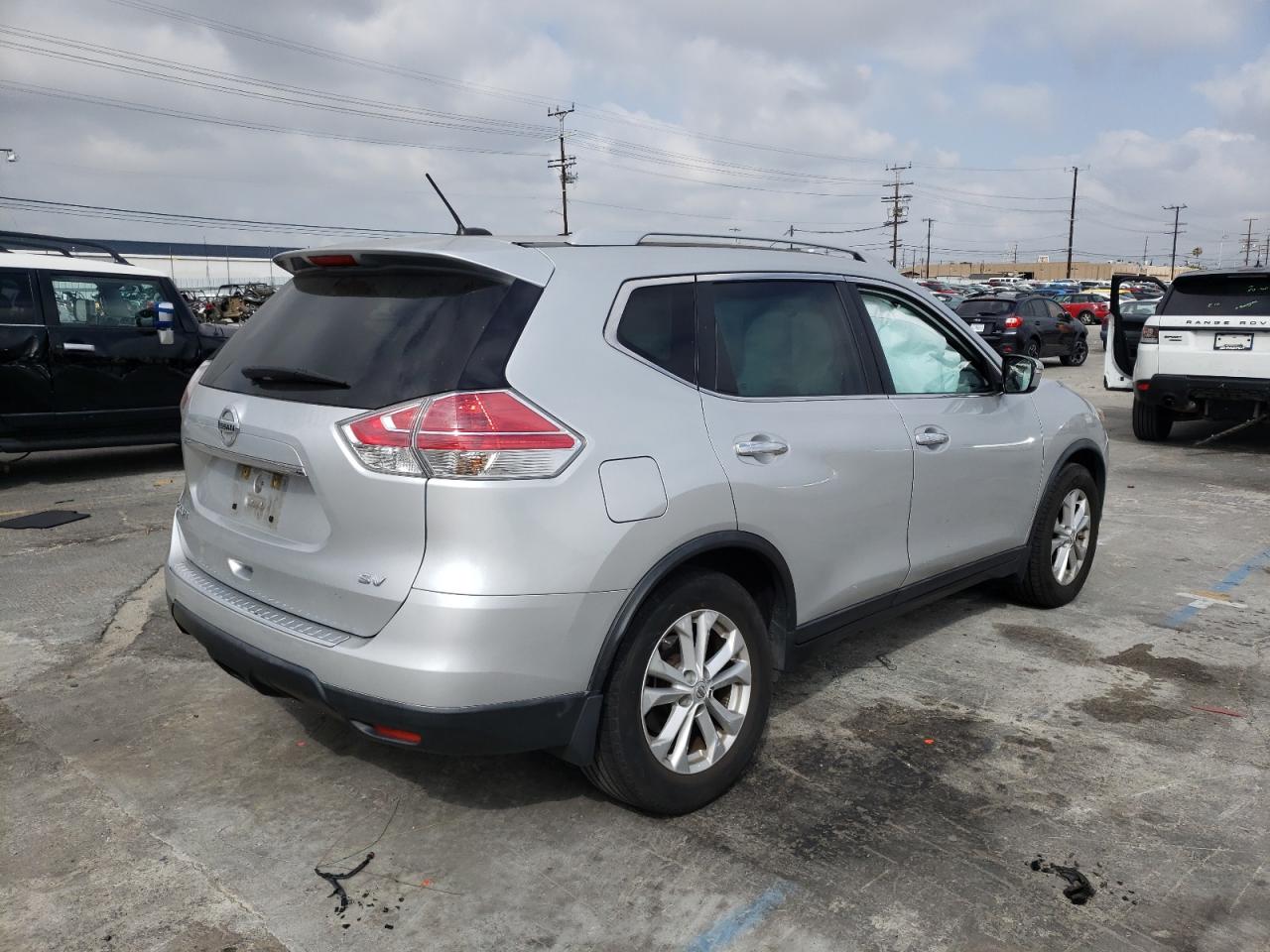 Photo 4 from auction – 2015 NISSAN ROGUE S with VIN KNMAT2MT0FP561858