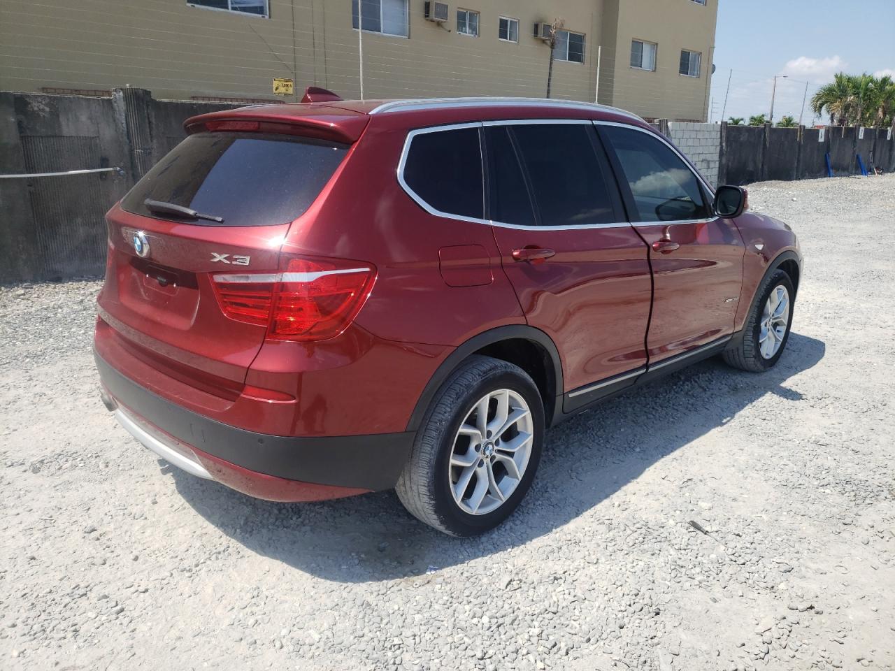 Photo 4 from auction – 2011 BMW X3 XDRIVE3 with VIN 5UXWX7C56BL733840