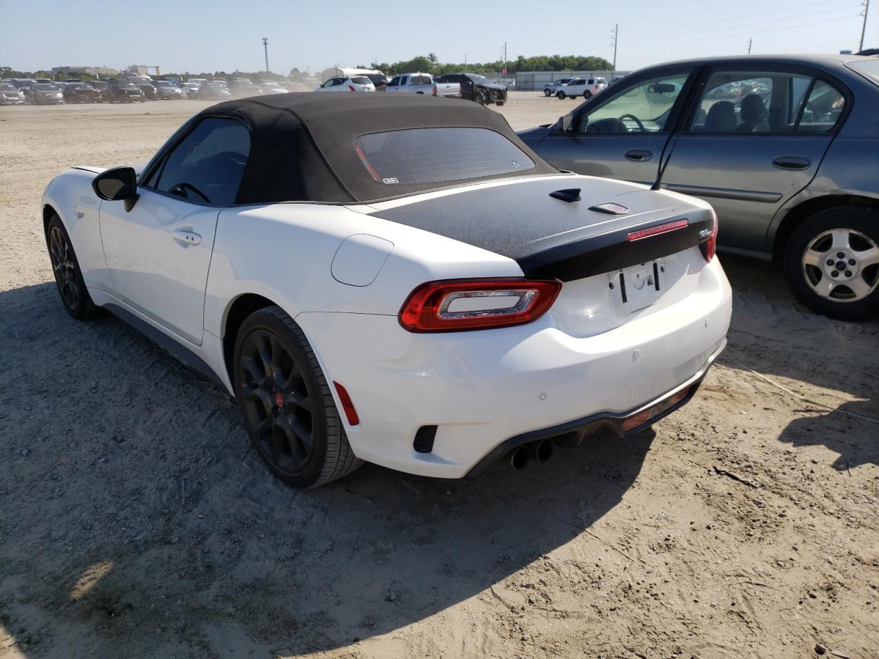 Photo 3 from auction – 2017 FIAT 124 SPIDER with VIN JC1NFAEK8H0108556