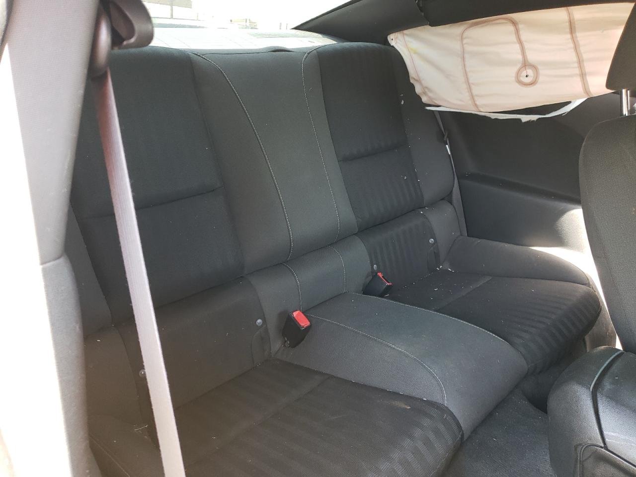 Photo 6 from auction – 2015 CHEVROLET CAMARO LS with VIN 2G1FB1E38F9152256
