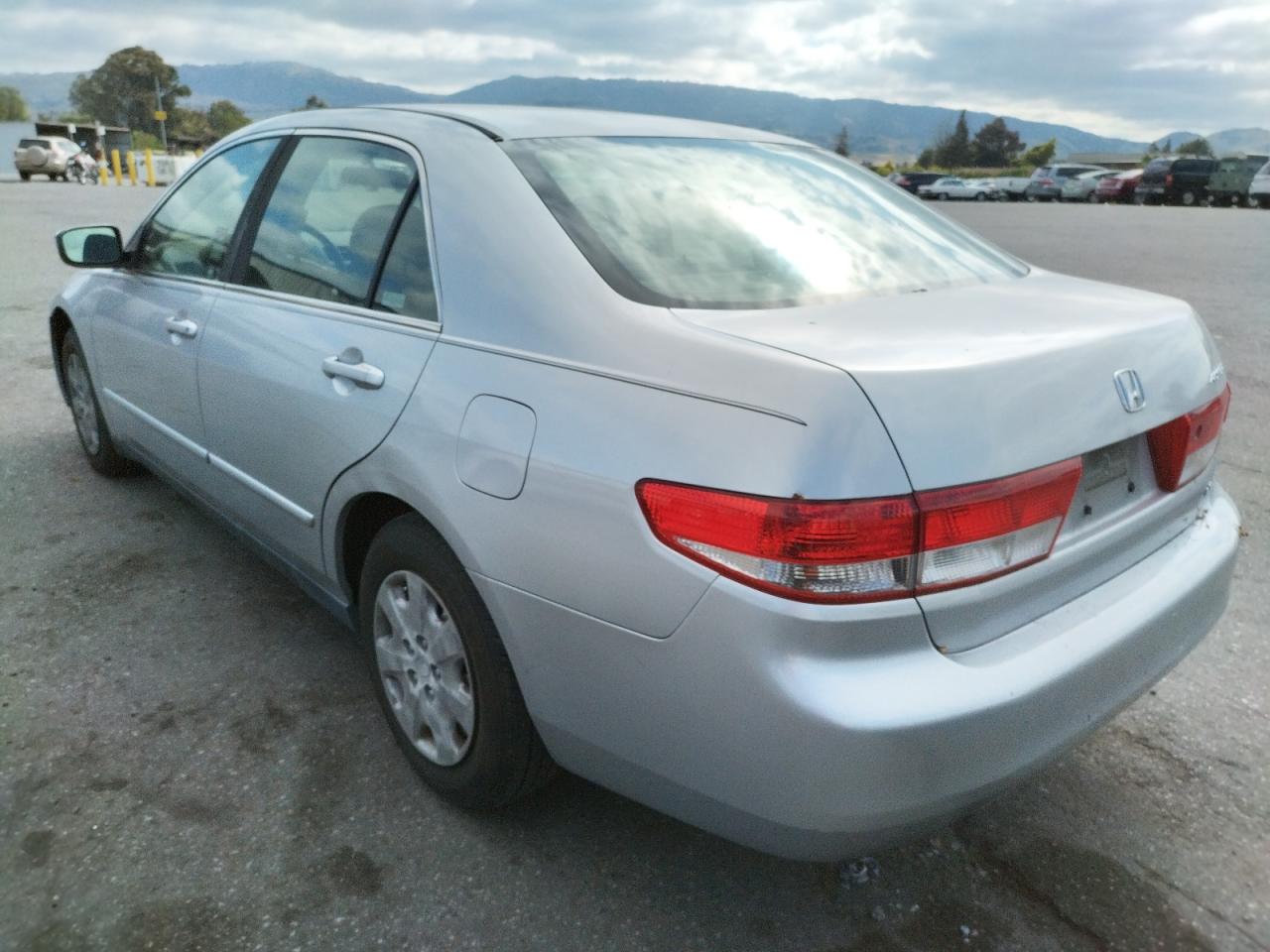 Photo 3 from auction – 2004 HONDA ACCORD LX with VIN JHMCM56314C002486