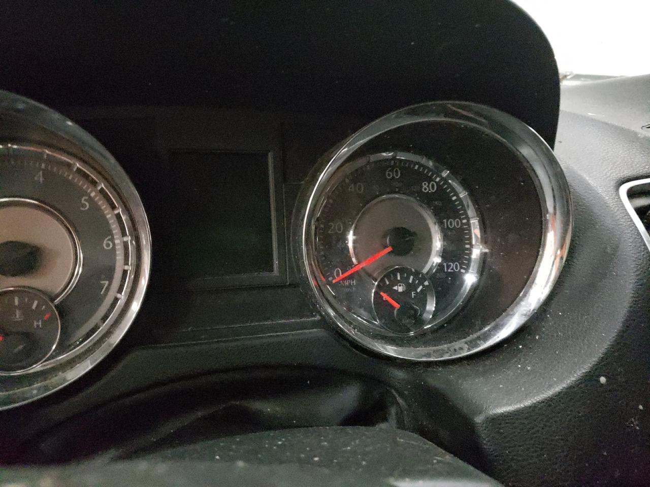 Photo 8 from auction – 2015 CHRYSLER TOWN & COU with VIN 2C4RC1CG9FR521553