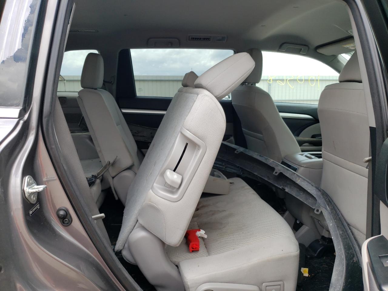 Foto 6 de la subasta – 2014 TOYOTA HIGHLANDER con VIN 5TDZKRFH3ES015941
