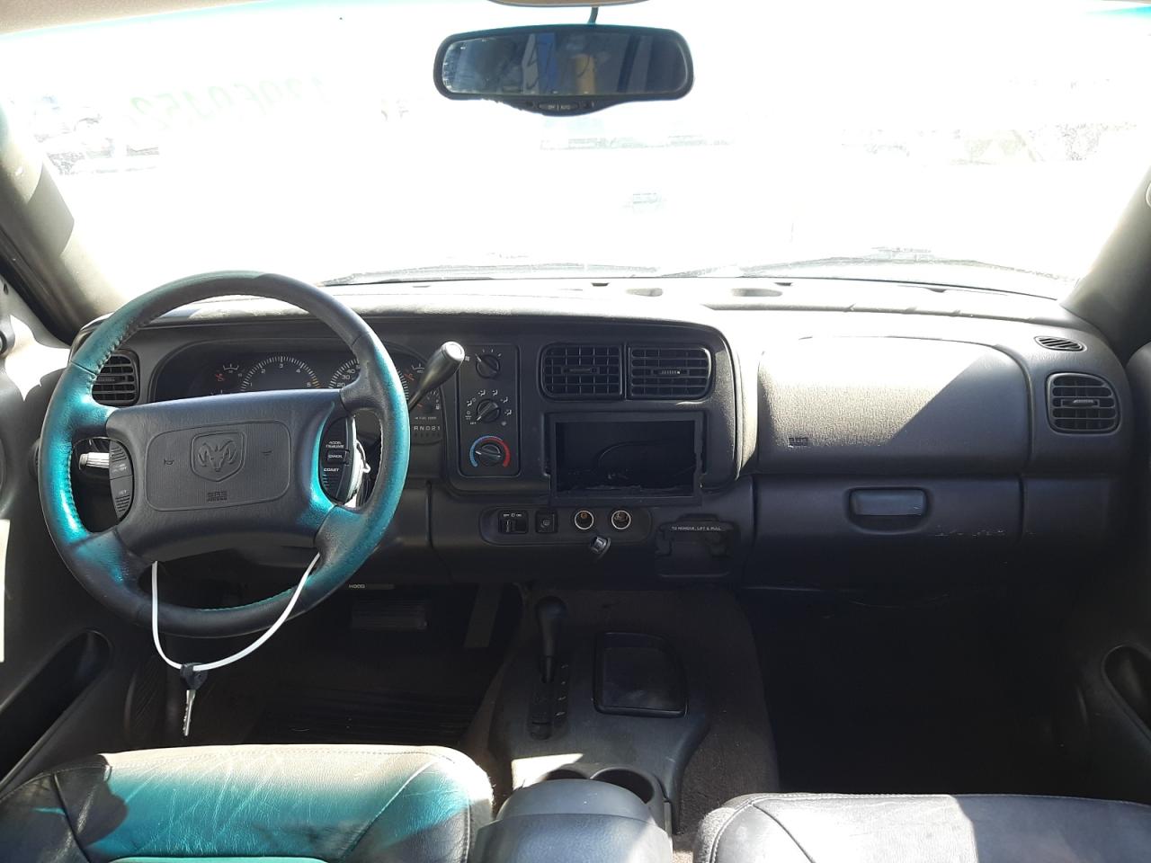 Photo 9 from auction – 2000 DODGE DURANGO with VIN 1B4HS28Z9YF239256