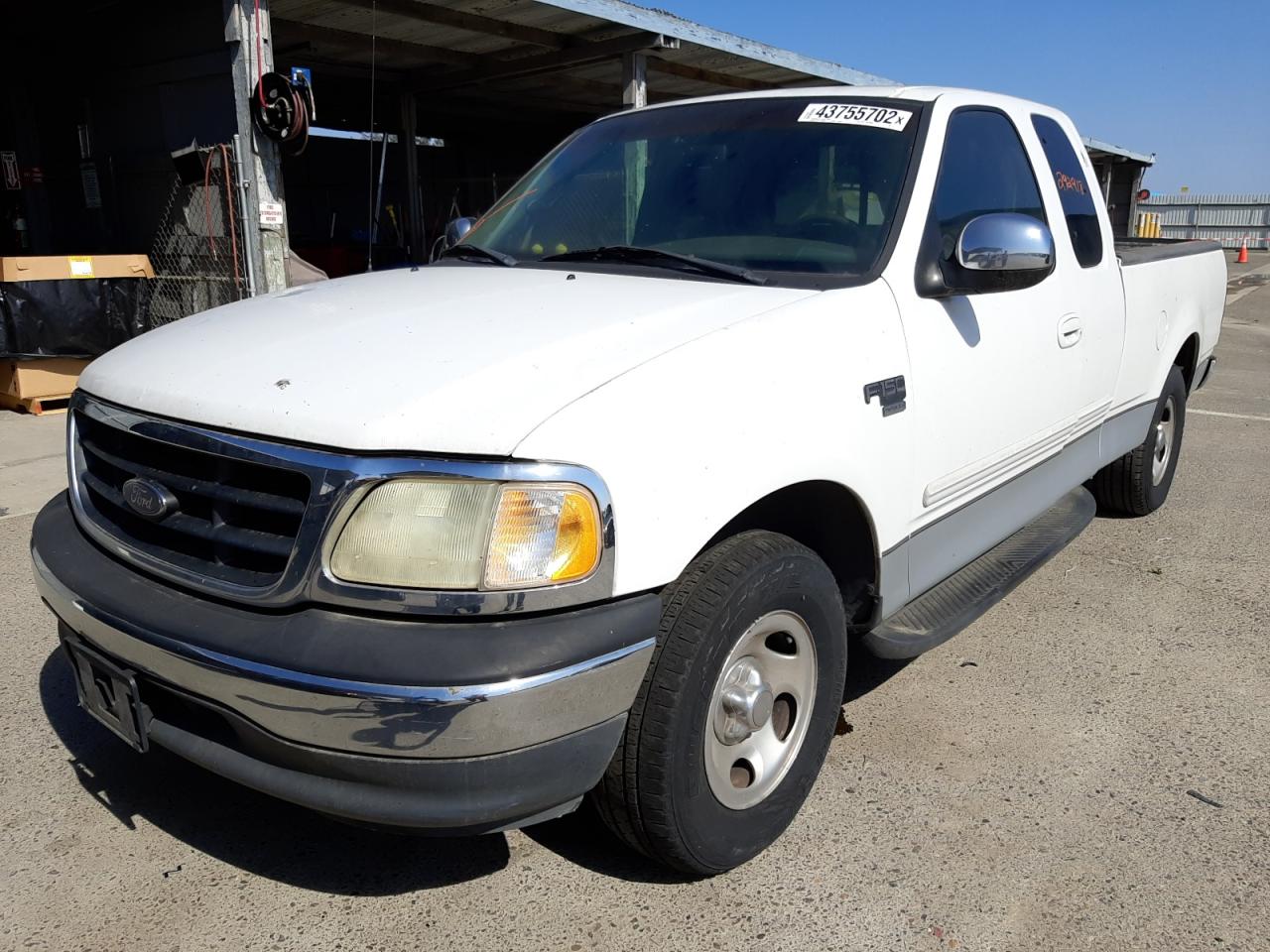 Photo 2 from auction – 2001 FORD F150 with VIN 1FTRX17L41NB08828