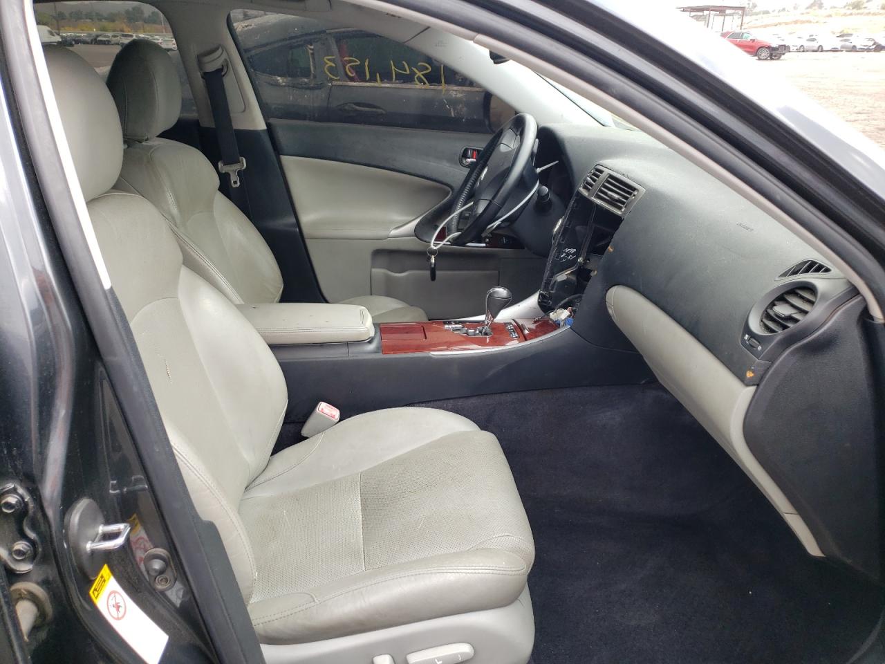 Photo 5 from auction – 2006 LEXUS IS 350 with VIN JTHBE262562005009