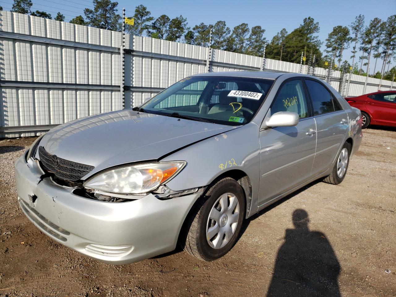 Photo 2 from auction – 2002 TOYOTA CAMRY LE with VIN 4T1BE30K22U606548