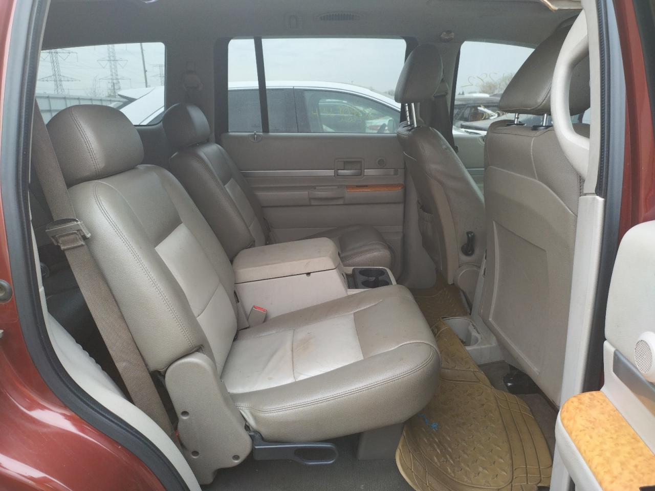 Photo 6 from auction – 2007 CHRYSLER ASPEN LIMI with VIN 1A8HW58247F507231