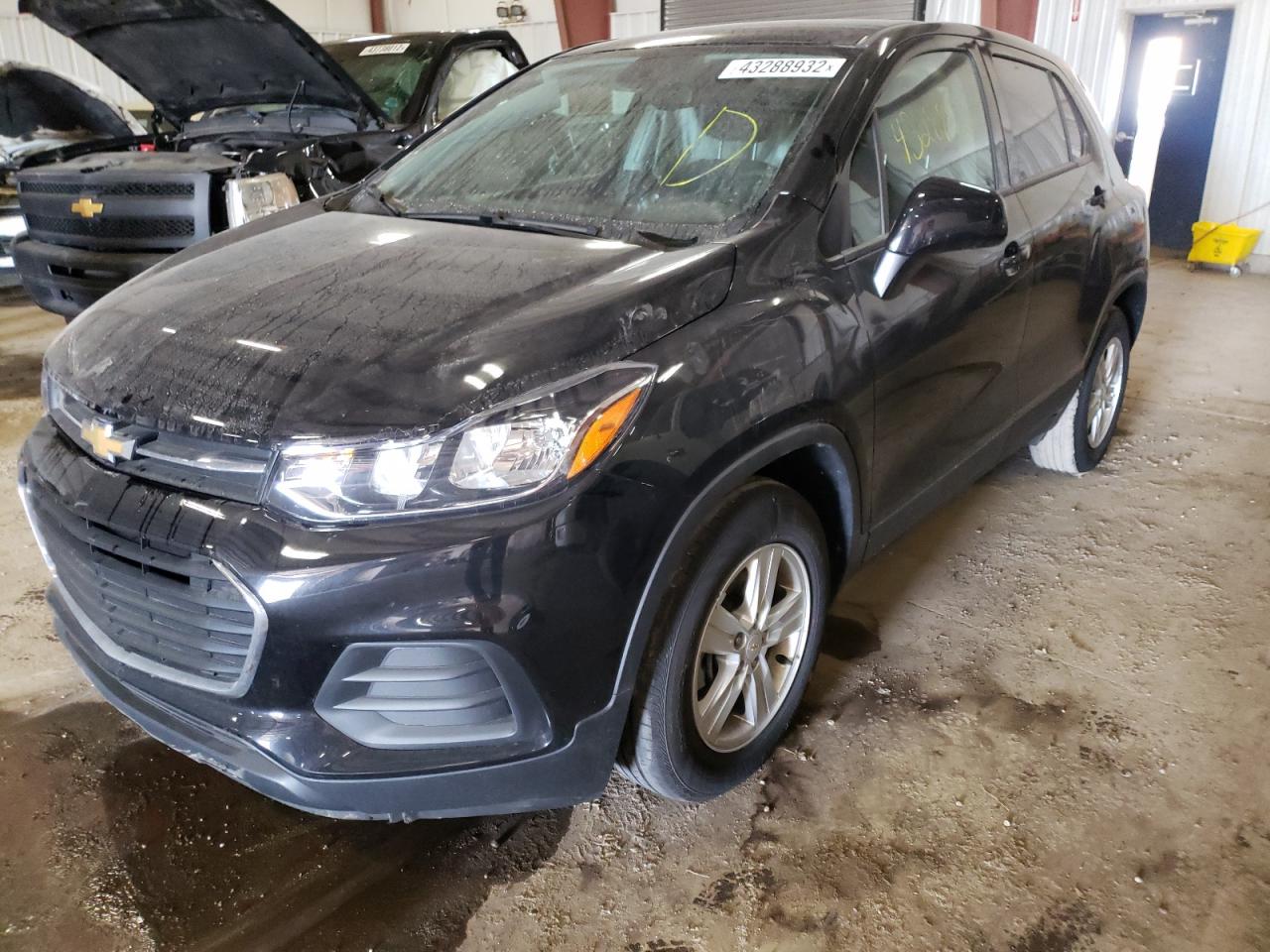 Photo 2 from auction – 2020 CHEVROLET TRAX LS with VIN KL7CJKSB7LB327327