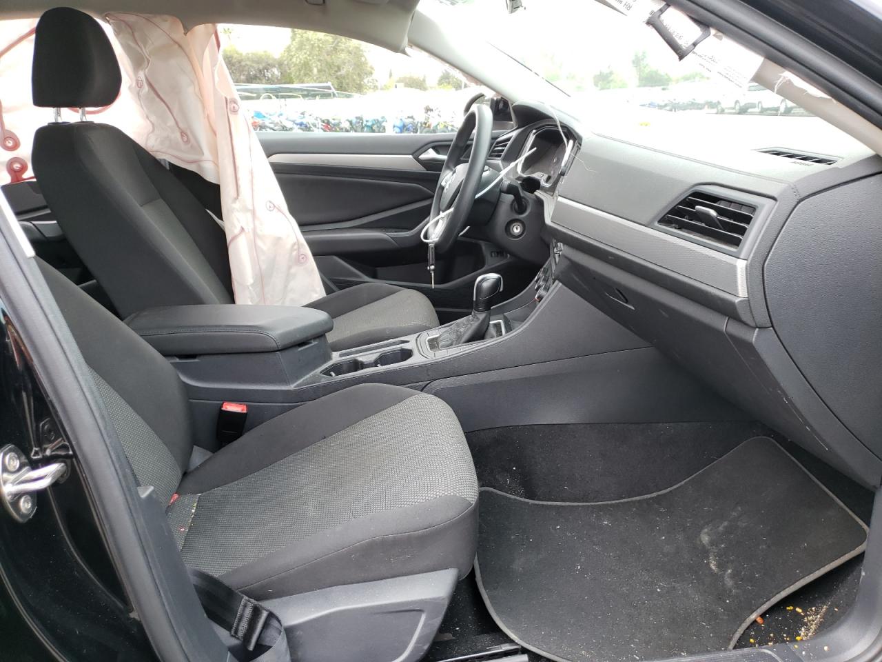 Photo 5 from auction – 2019 VOLKSWAGEN JETTA S with VIN 3VWCB7BU3KM169202