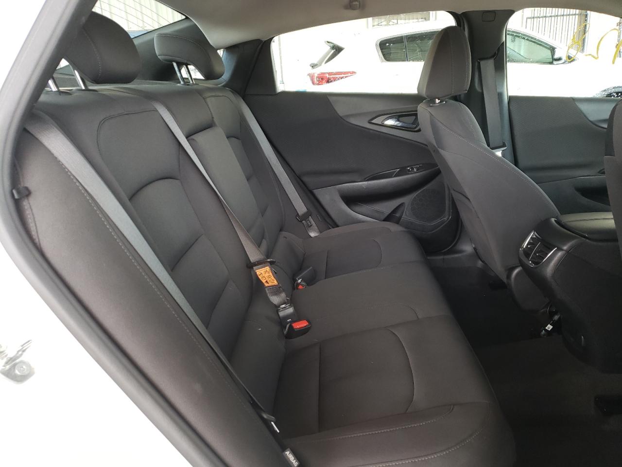 Photo 6 from auction – 2020 CHEVROLET MALIBU LT with VIN 1G1ZD5ST6LF104602