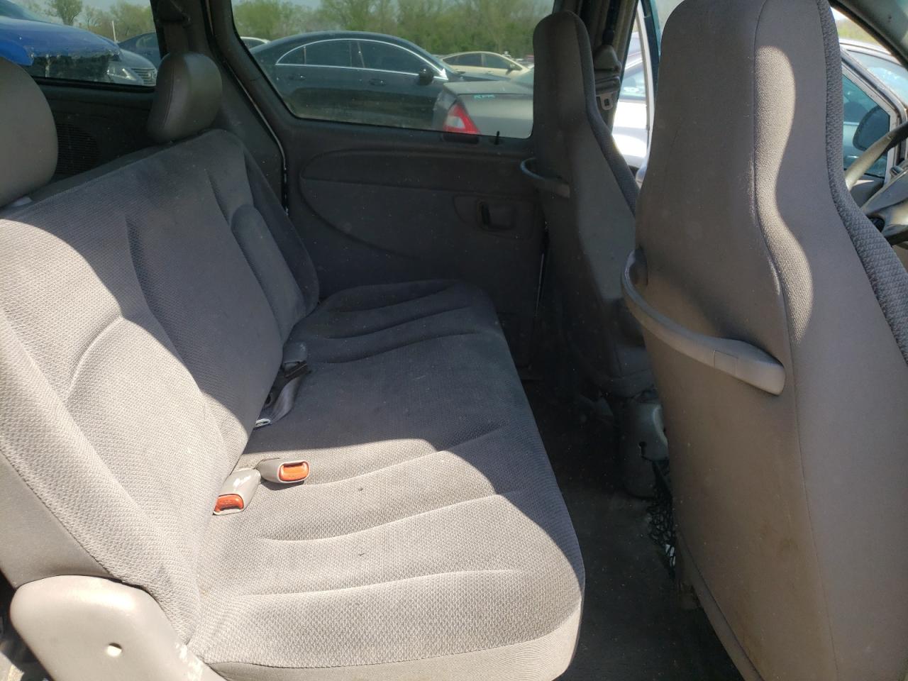 Photo 6 from auction – 2002 CHRYSLER VOYAGER with VIN 1C4GJ25382B668520