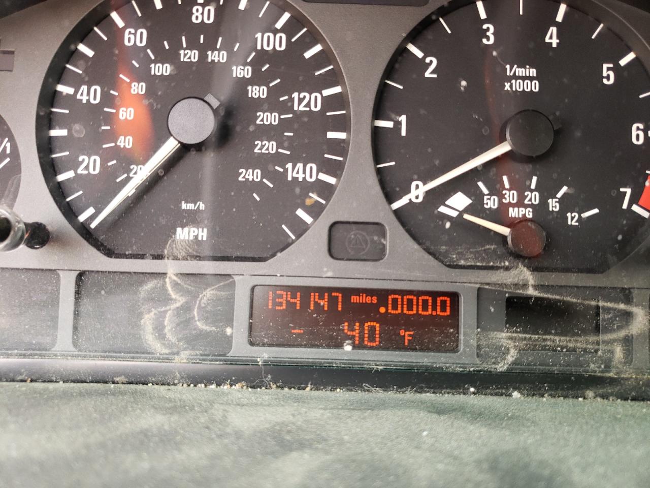 Photo 8 from auction – 2000 BMW 323 IT with VIN WBAAR3346YJM01534
