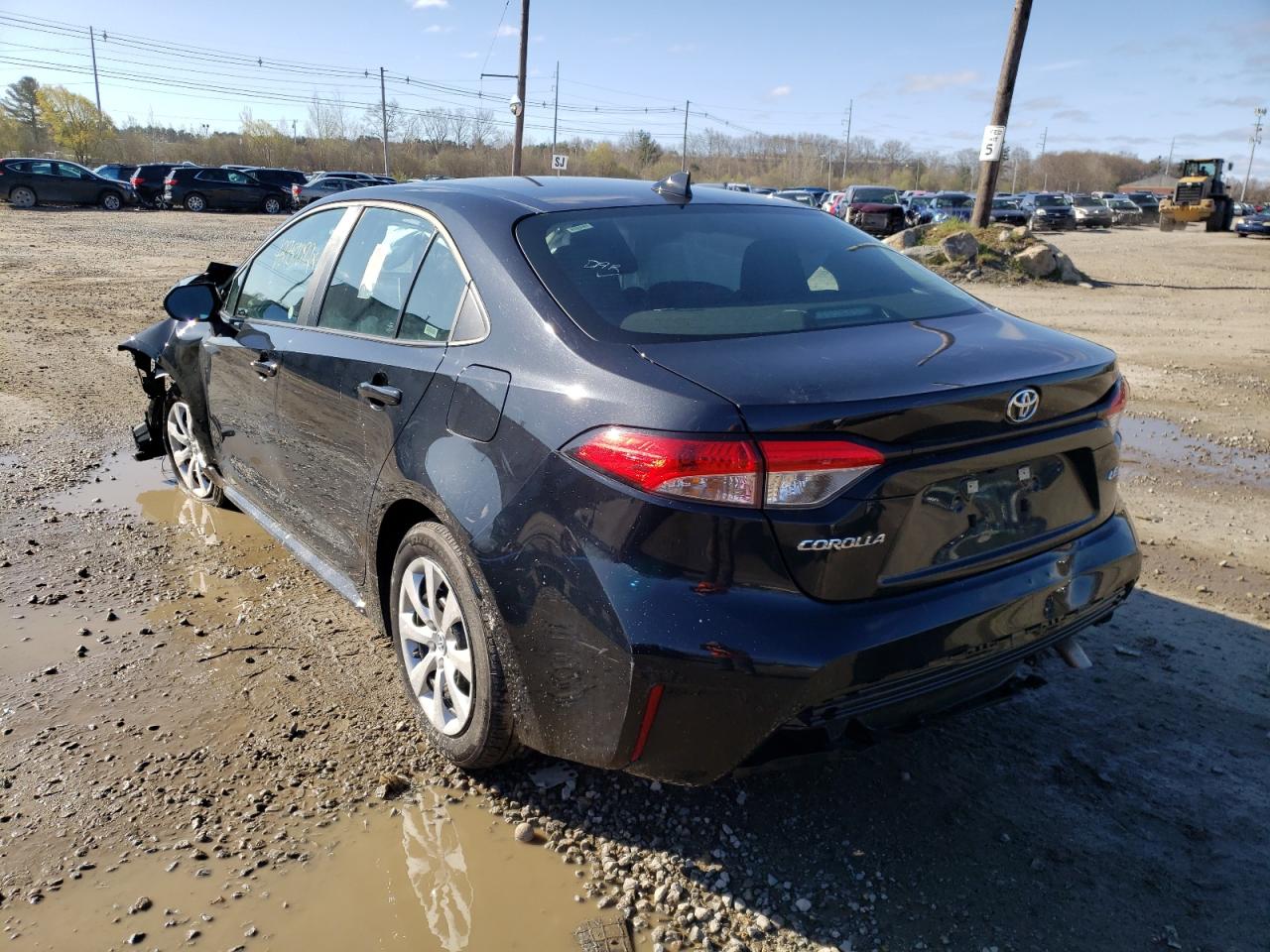 Photo 3 from auction – 2021 TOYOTA COROLLA LE with VIN 5YFEPMAE4MP221129