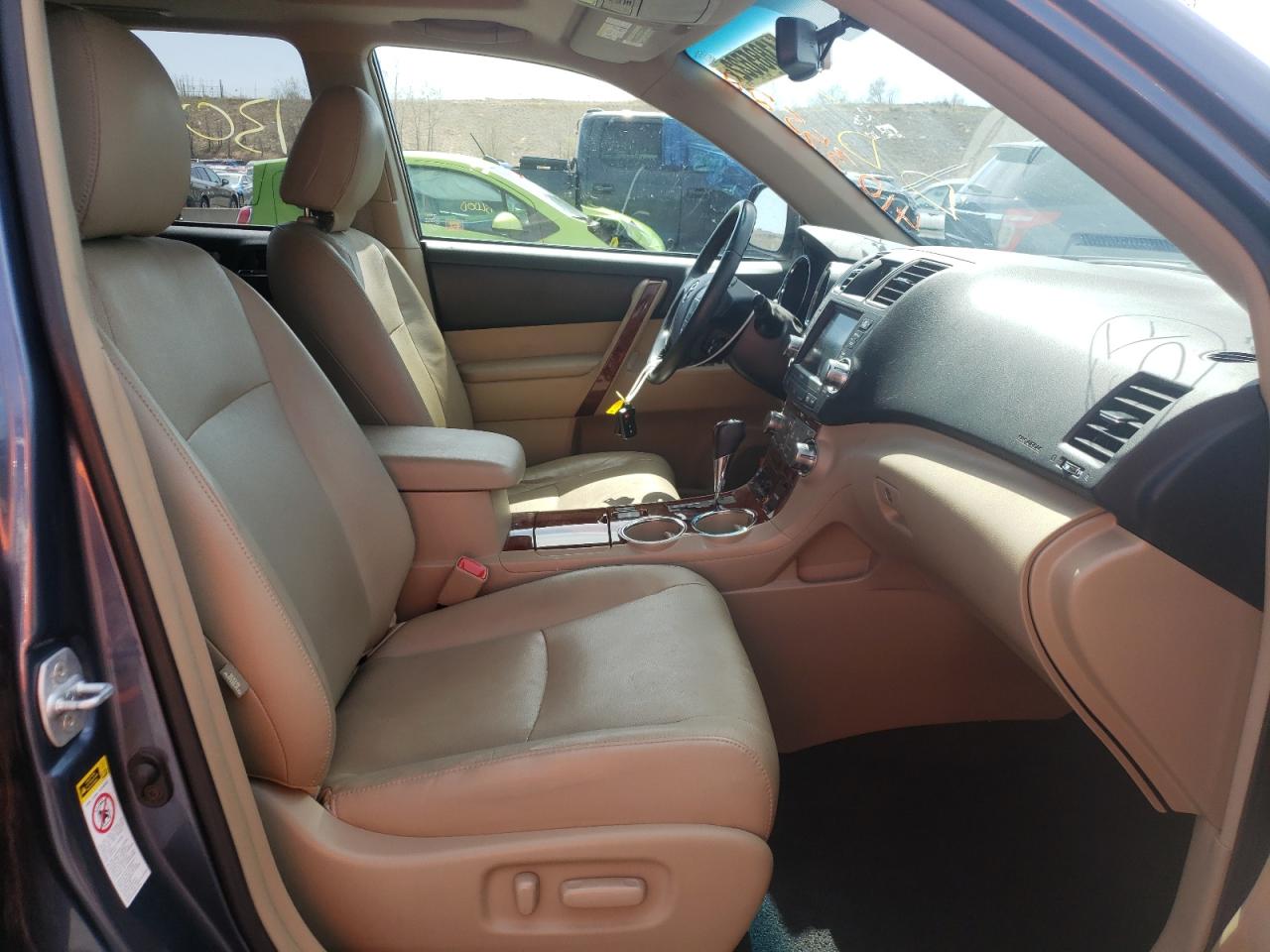 Photo 5 from auction – 2012 TOYOTA HIGHLANDER with VIN JTEDC3EH1C2005835