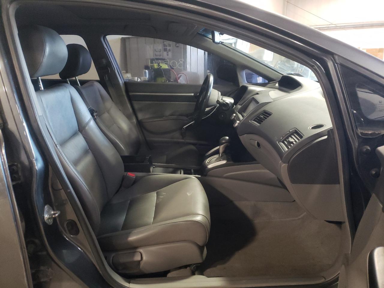 Photo 5 from auction – 2010 HONDA CIVIC EXL with VIN 2HGFA1F92AH511159
