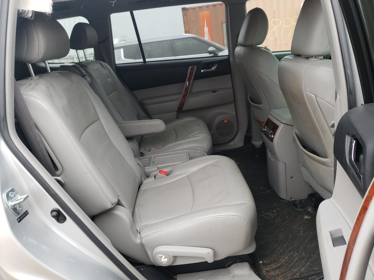 Photo 6 from auction – 2013 TOYOTA HIGHLANDER with VIN 5TDDK3EH0DS179686