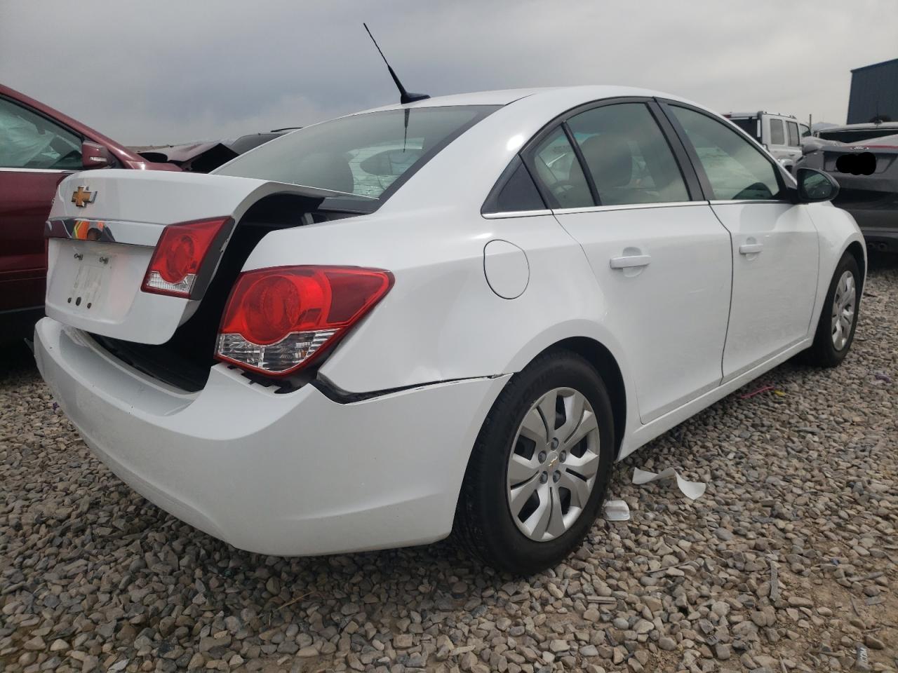 Photo 4 from auction – 2012 CHEVROLET CRUZE LS with VIN 1G1PC5SH3C7102905