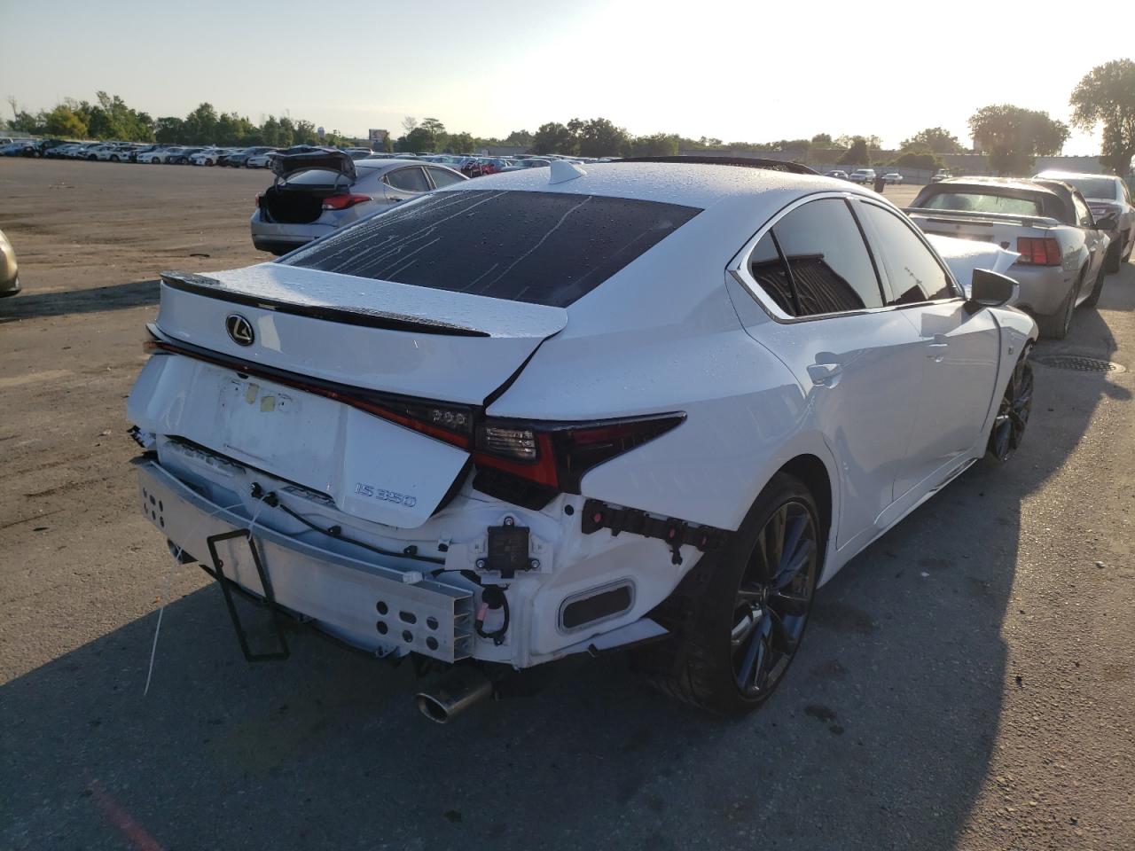 Foto 4 de la subasta – 2022 LEXUS IS con VIN JTHGZ1B22N5049668