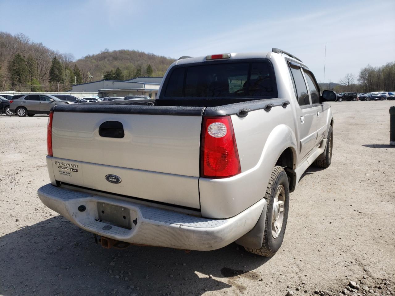 Photo 4 from auction – 2003 FORD EXPLORER S with VIN 1FMZU77E93UB90329