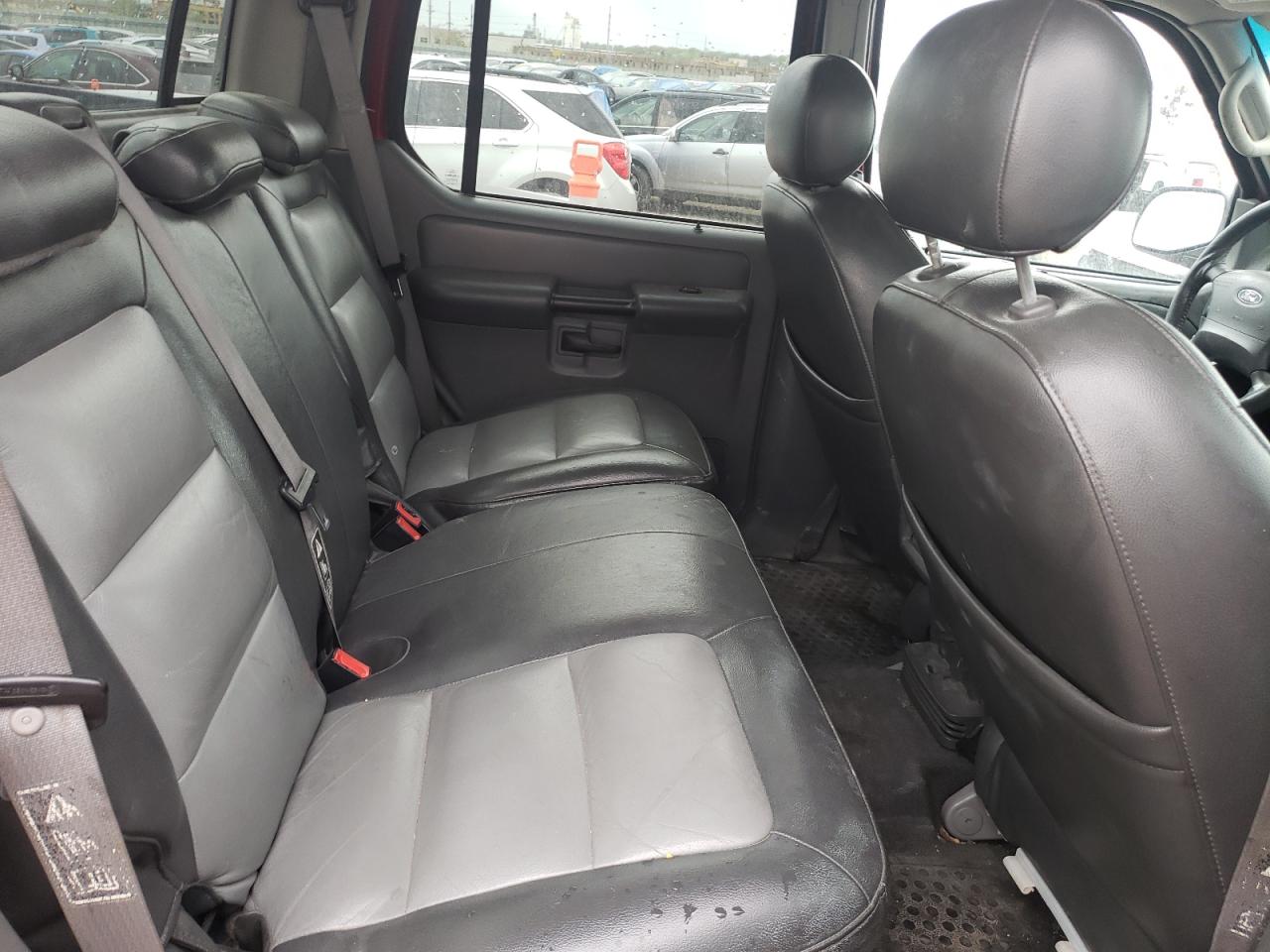 Photo 6 from auction – 2004 FORD EXPLORER S with VIN 1FMZU67K44UA38847