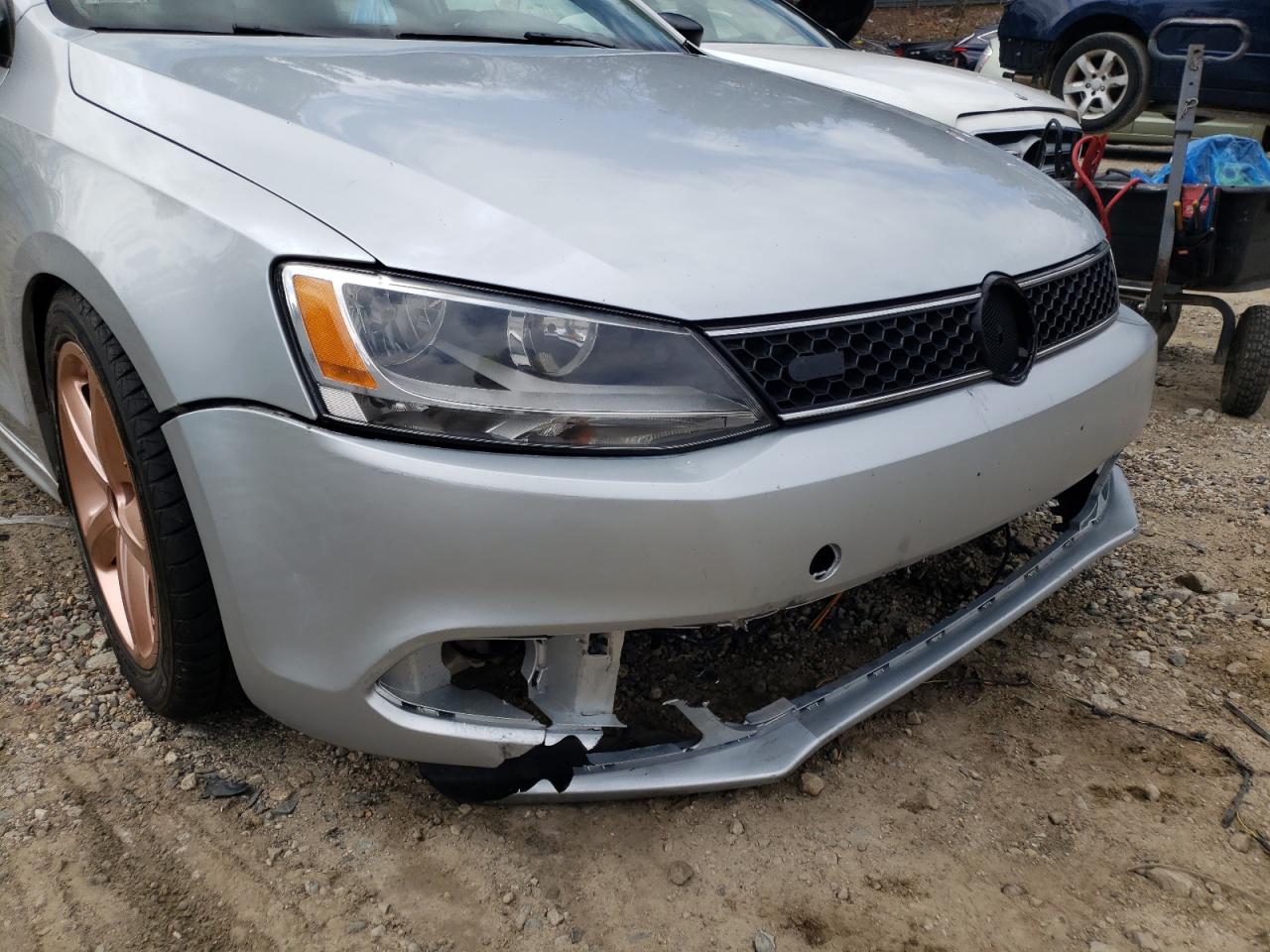 Photo 9 from auction – 2011 VOLKSWAGEN JETTA BASE with VIN 3VW2K7AJ1BM385634
