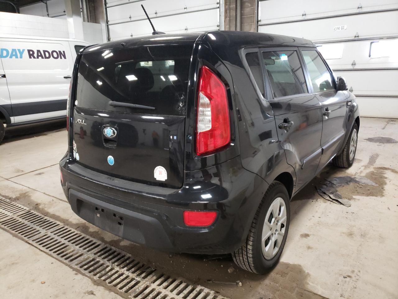 Photo 4 from auction – 2013 KIA SOUL with VIN KNDJT2A59D7486869