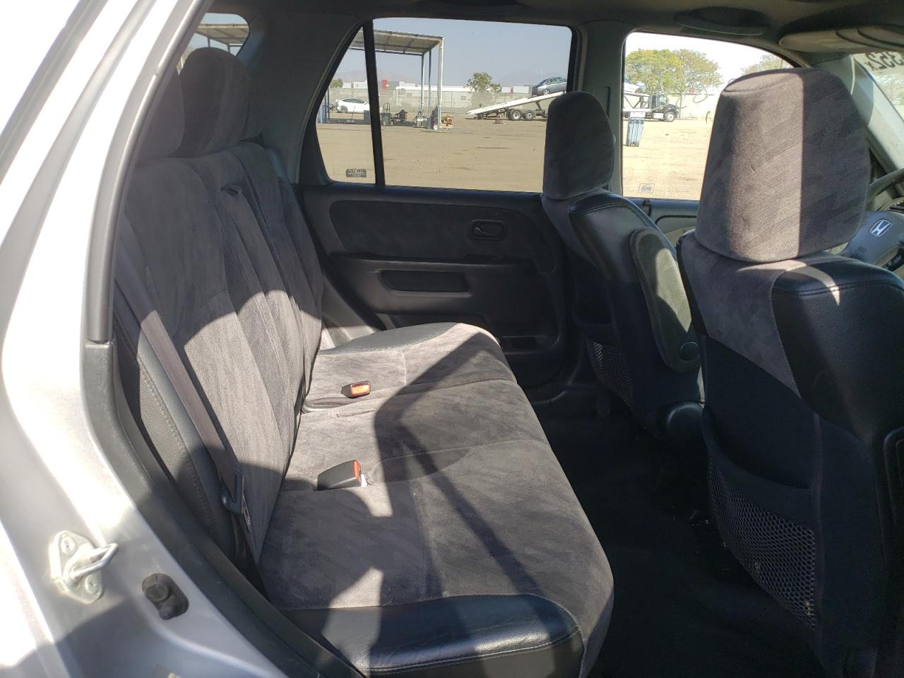 Photo 6 from auction – 2004 HONDA CR-V EX with VIN JHLRD78884C049307