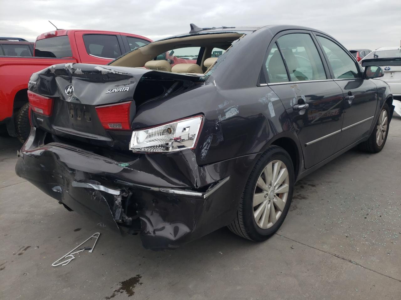 Photo 4 from auction – 2009 HYUNDAI SONATA SE with VIN 5NPEU46C09H434650