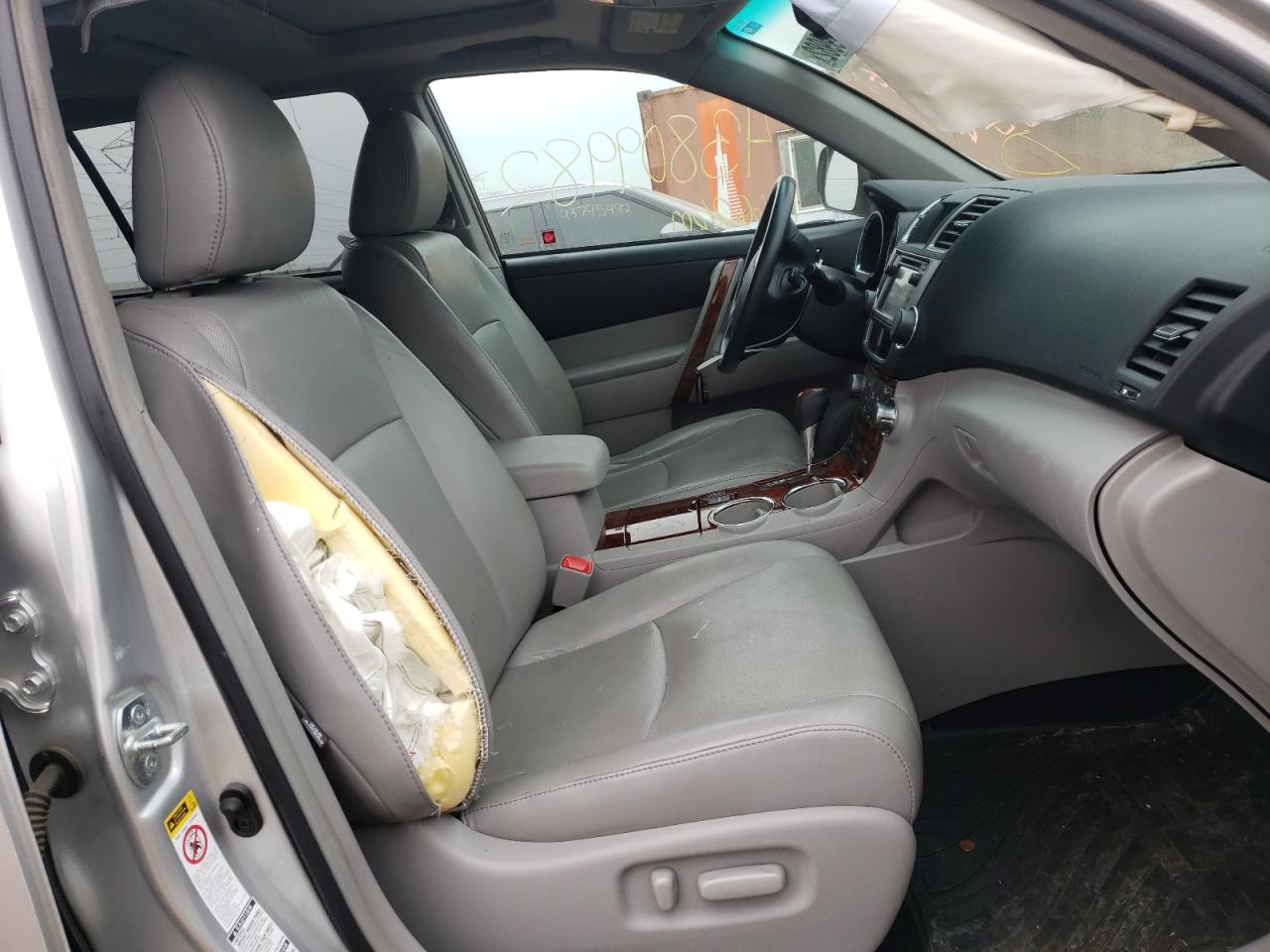 Photo 5 from auction – 2013 TOYOTA HIGHLANDER with VIN 5TDDK3EH0DS179686