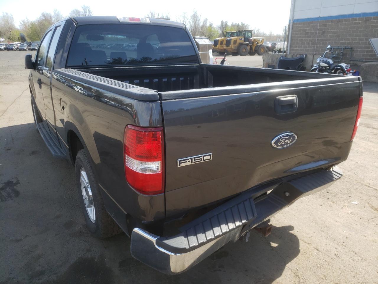 Photo 3 from auction – 2005 FORD F150 with VIN 1FTRX12W55NB69502