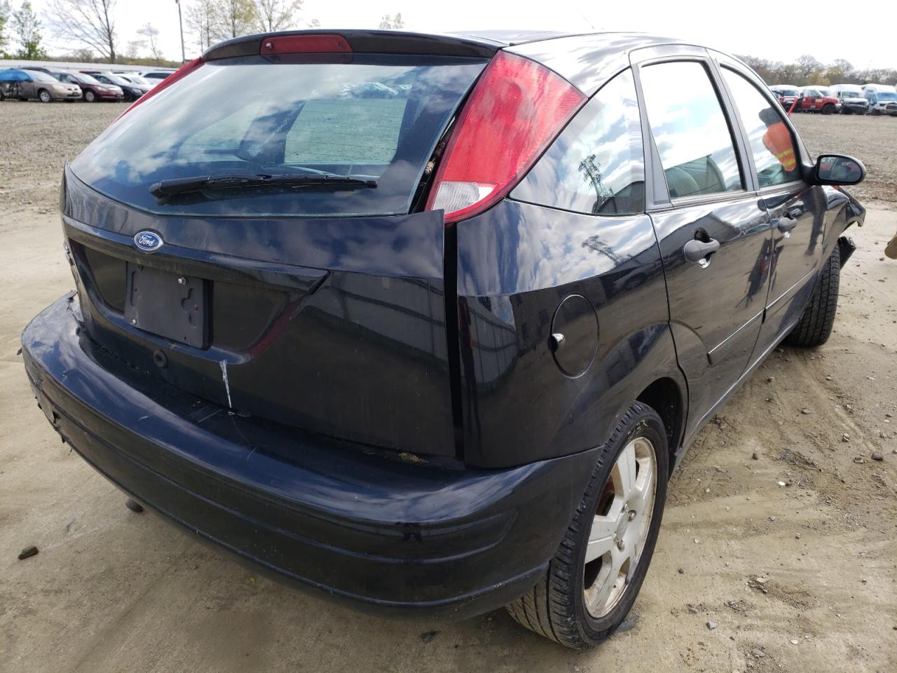 Photo 4 from auction – 2007 FORD FOCUS ZX5 with VIN 1FAHP37N77W338994