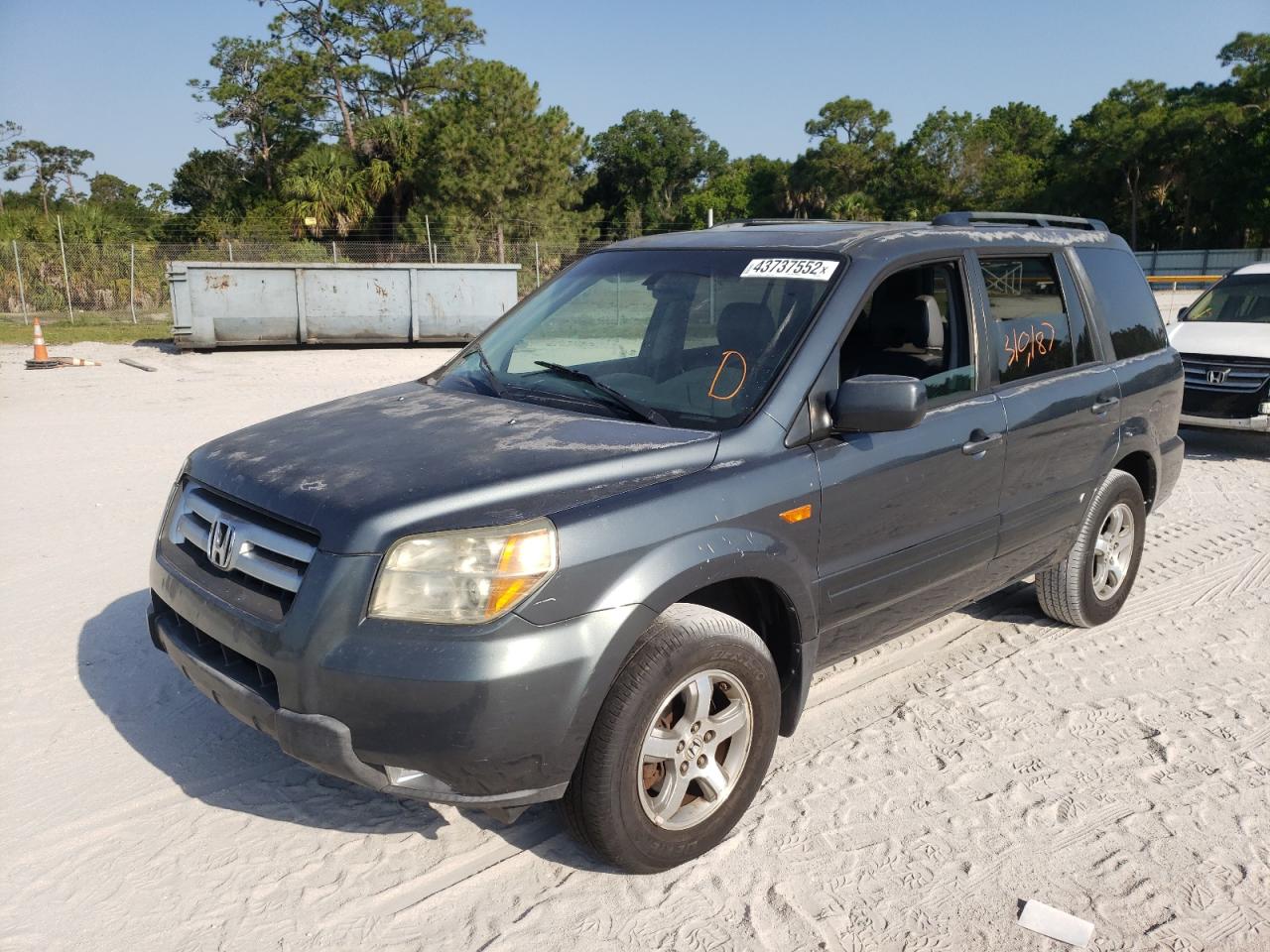 Photo 2 from auction – 2006 HONDA PILOT EX with VIN 5FNYF28696B045535