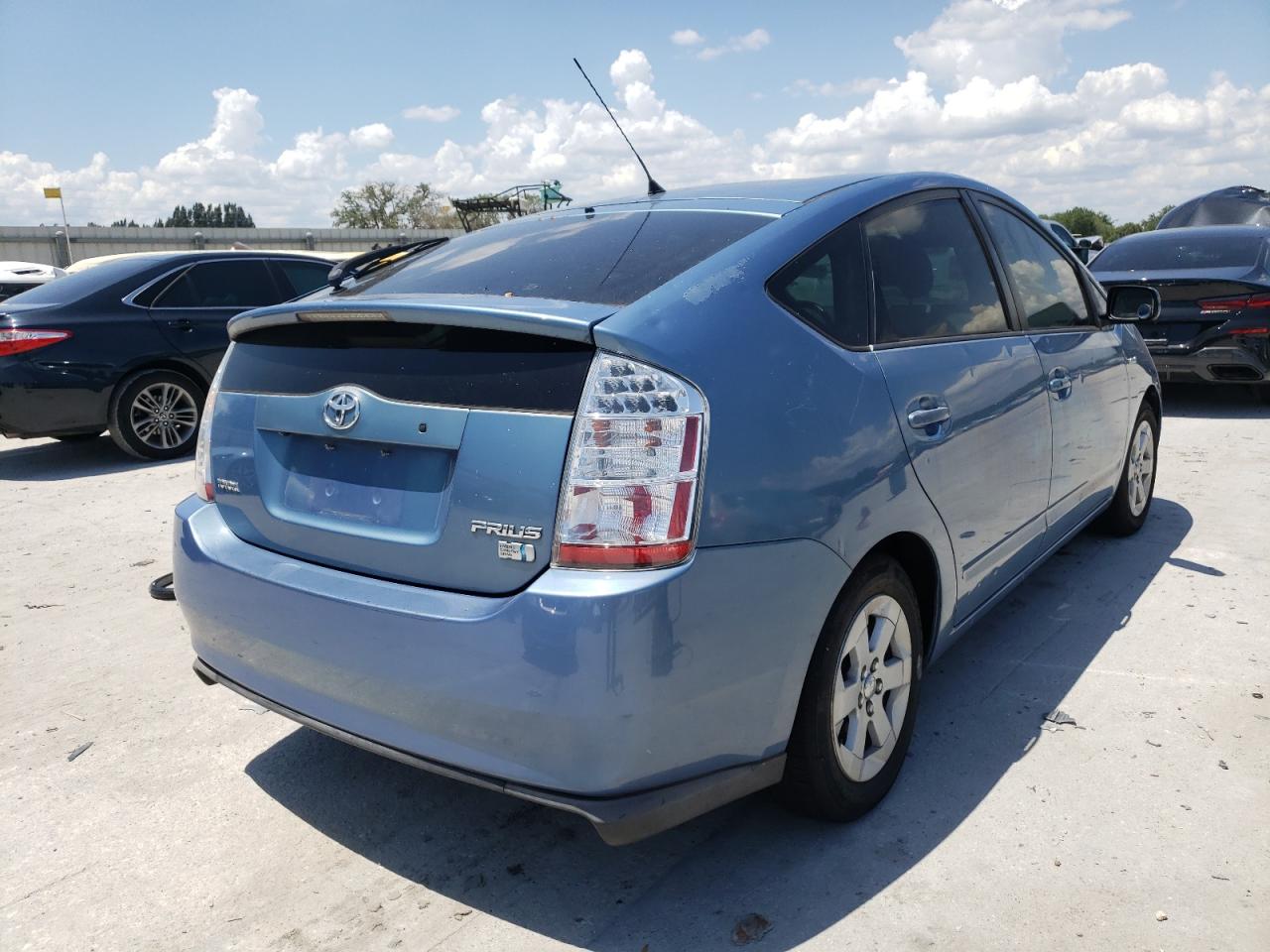 Photo 4 from auction – 2007 TOYOTA PRIUS with VIN JTDKB20U077590090