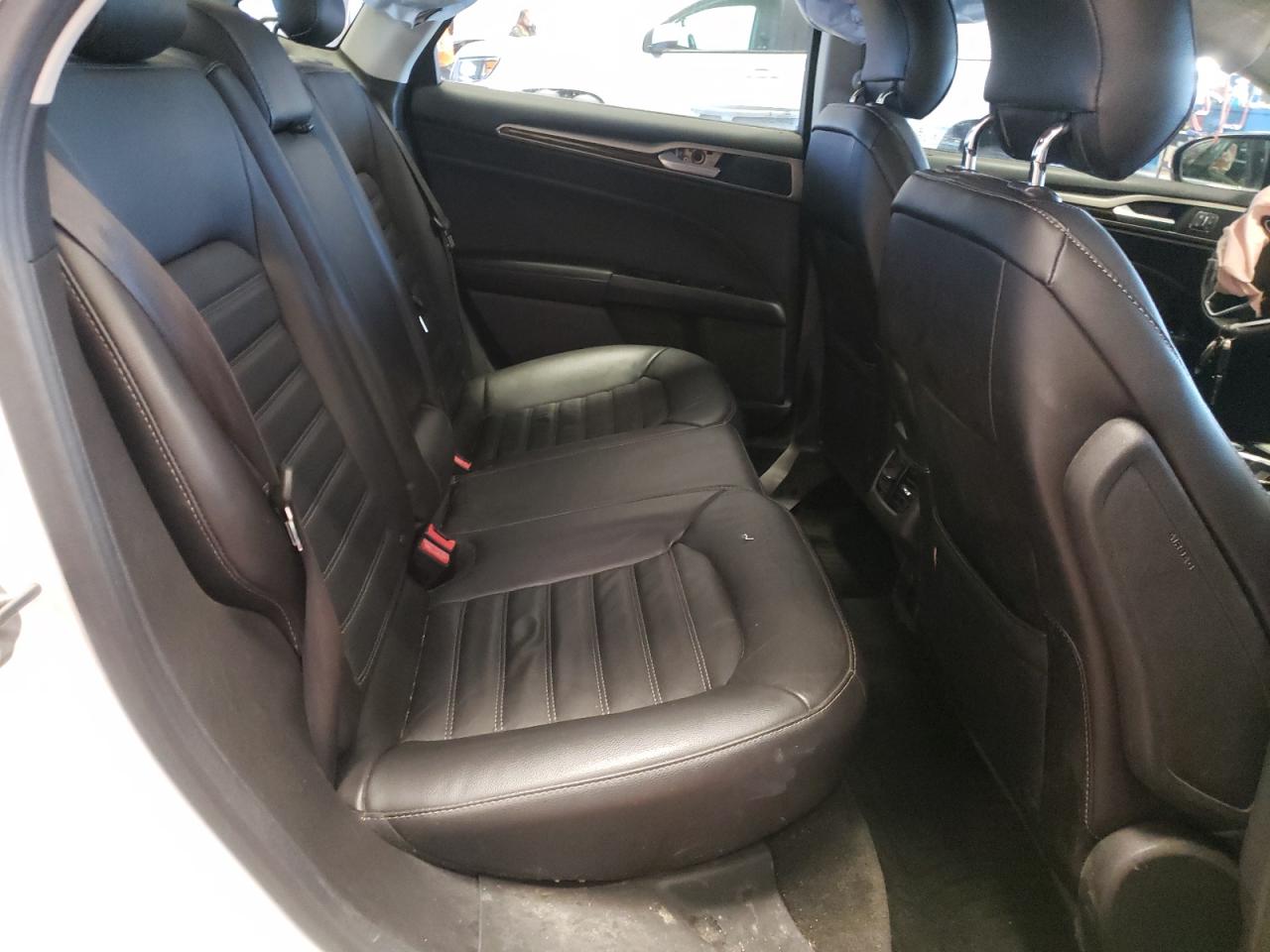 Photo 6 from auction – 2013 FORD FUSION SE with VIN 3FA6P0HR0DR301582