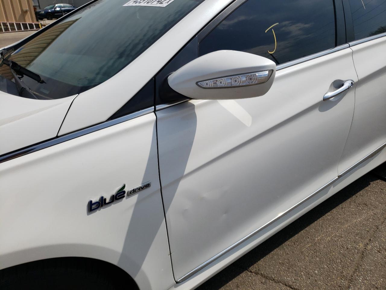 Photo 9 from auction – 2012 HYUNDAI SONATA HYB with VIN KMHEC4A4XCA024483