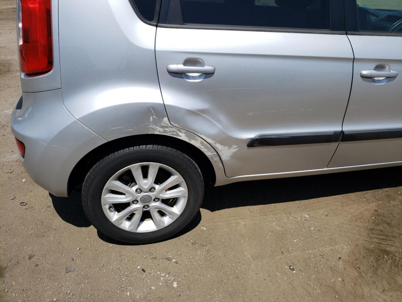 Photo 9 from auction – 2013 KIA SOUL with VIN KNDJT2A5XD7545475