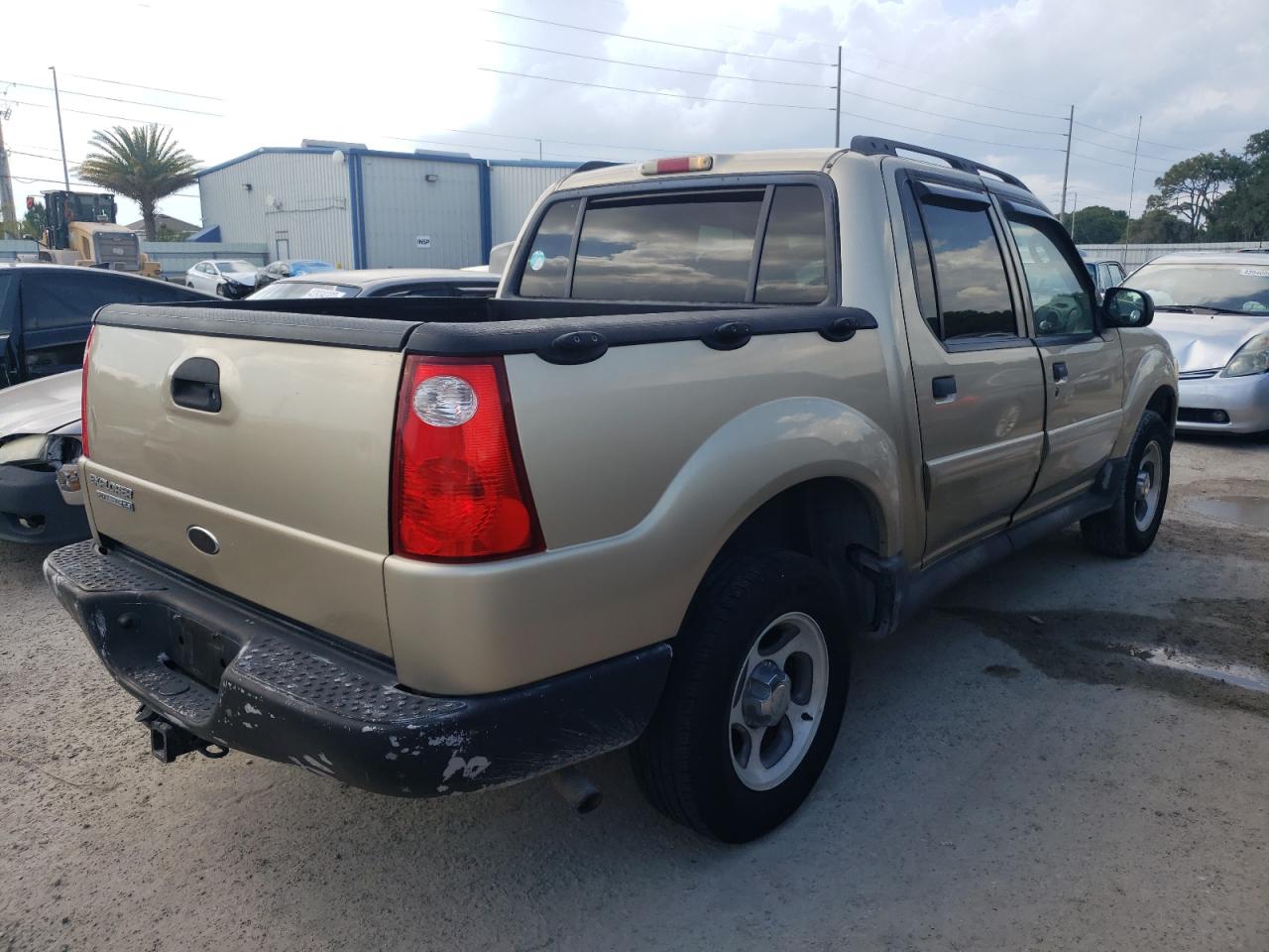 Photo 4 from auction – 2003 FORD EXPLORER S with VIN 1FMZU67E33UC40099