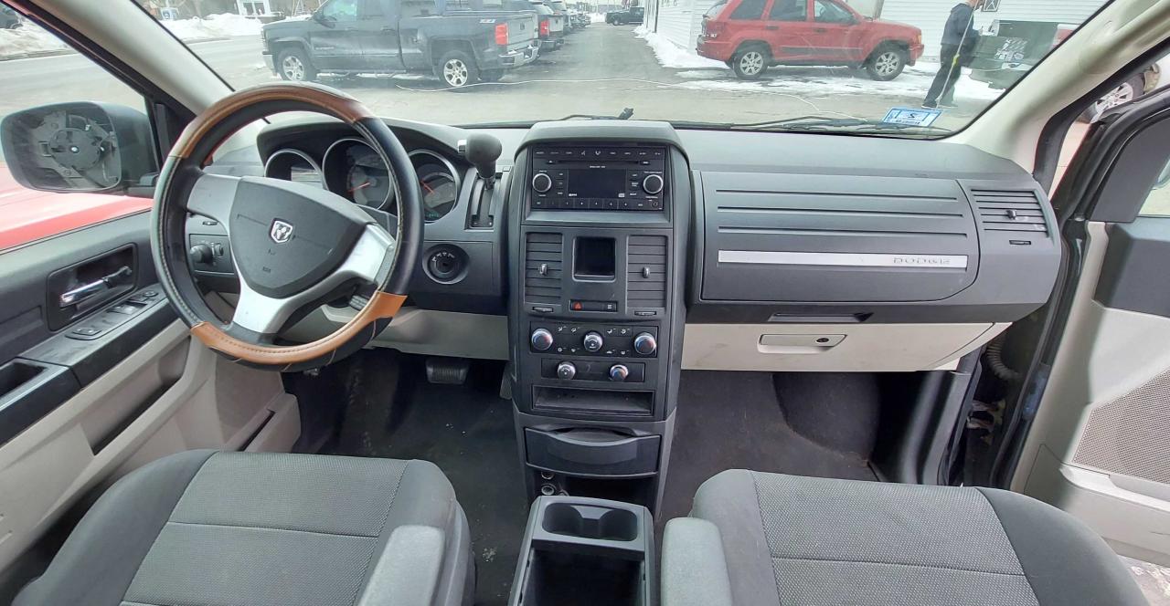 Photo 9 from auction – 2008 DODGE GRAND CARA with VIN 2D8HN44H48R770832