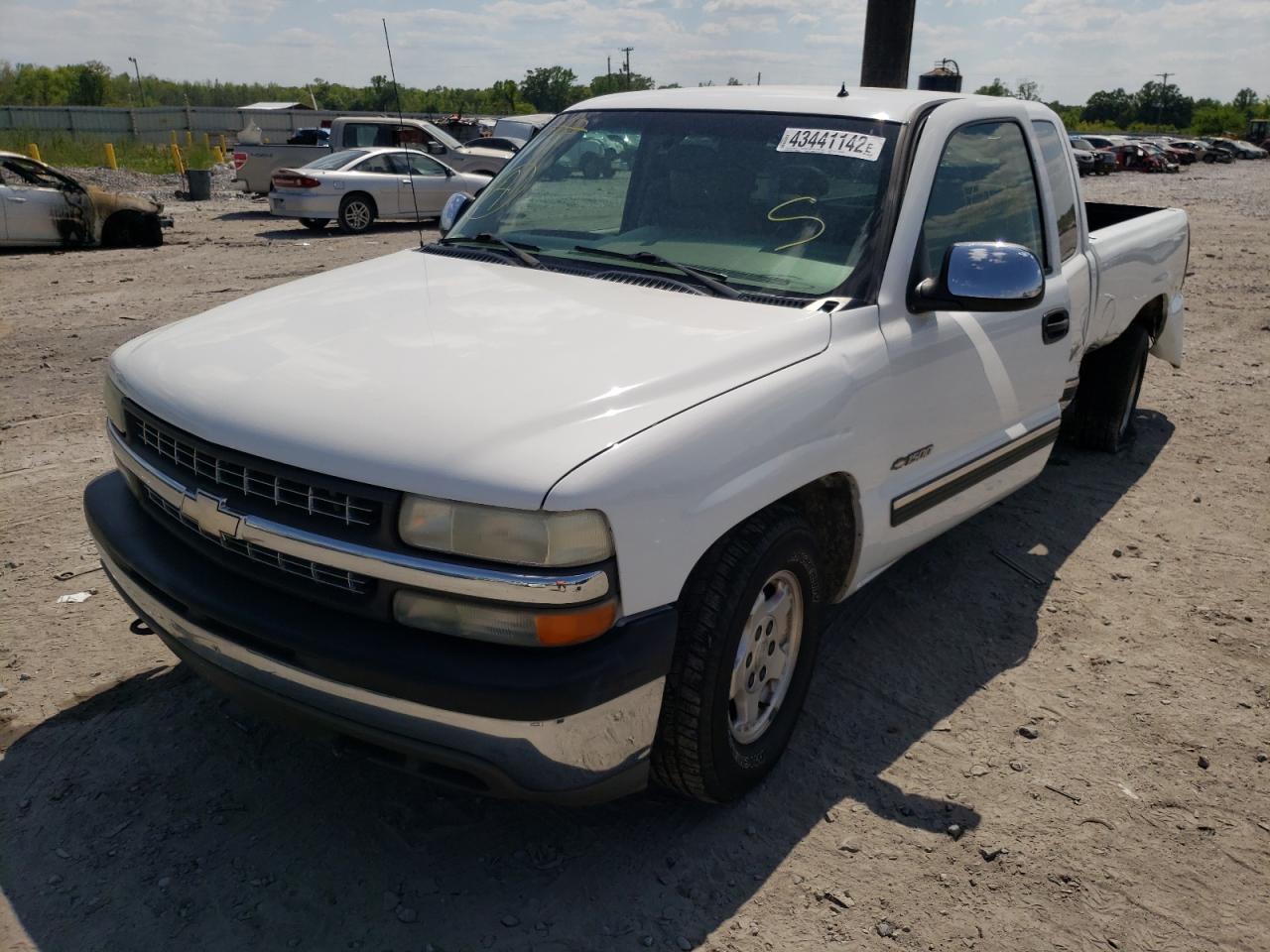 Photo 2 from auction – 2002 CHEVROLET SILVERADO with VIN 2GCEC19T421180364