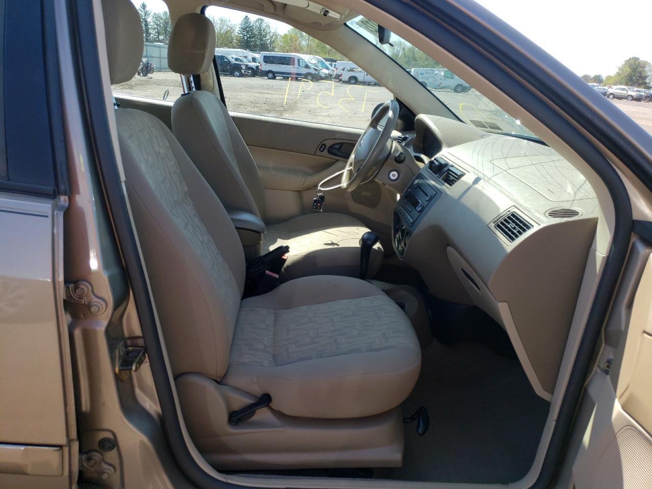 Photo 5 from auction – 2005 FORD FOCUS ZX4 with VIN 1FAFP34N85W213950