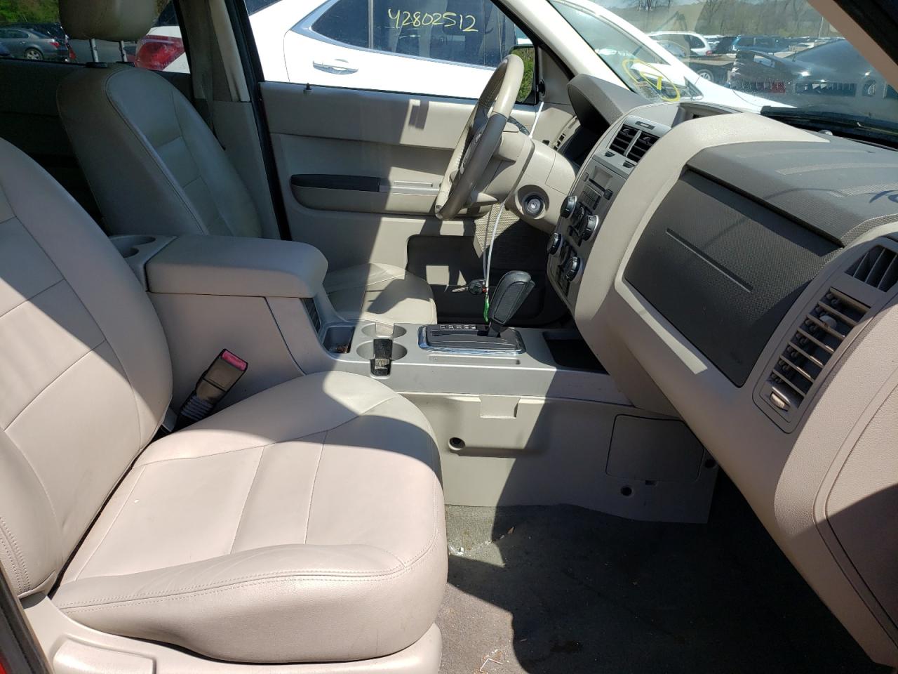 Photo 5 from auction – 2008 FORD ESCAPE XLT with VIN 1FMCU93158KC45950