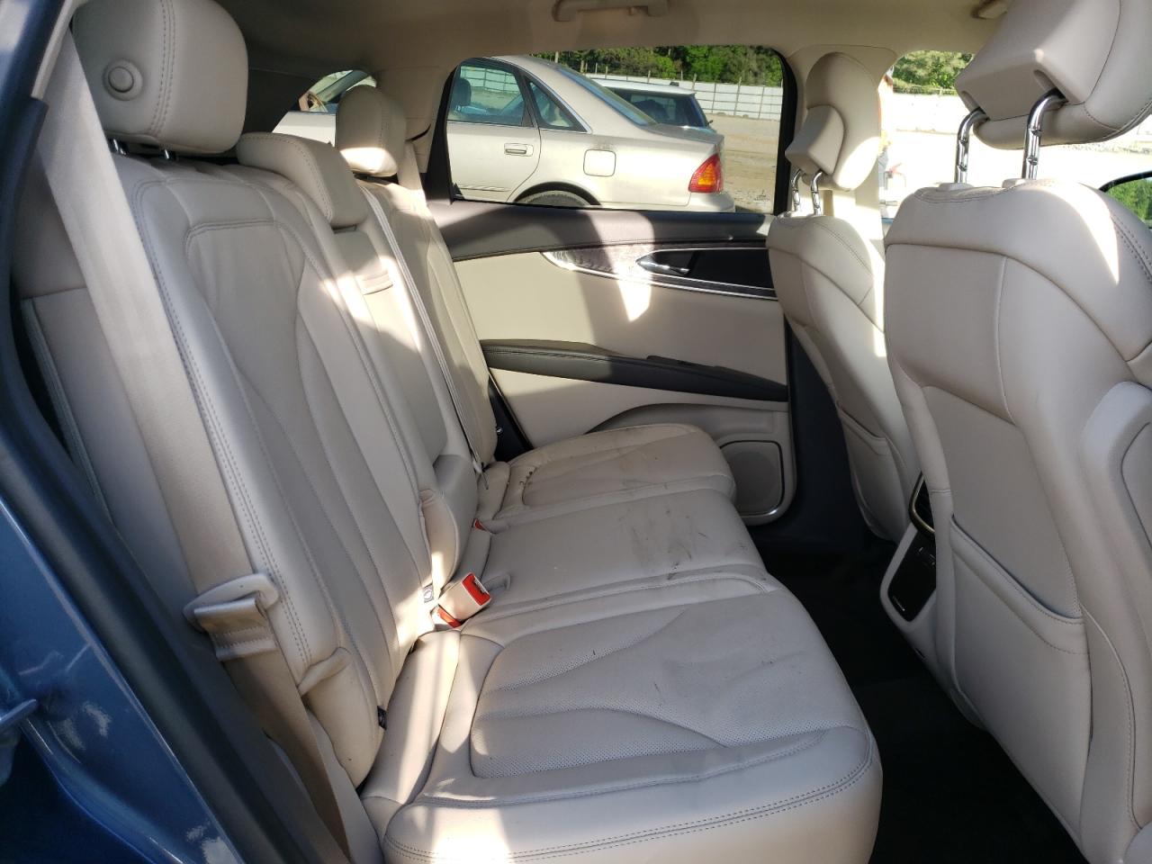 Photo 6 from auction – 2018 LINCOLN MKX RESERV with VIN 2LMPJ6LR6JBL47647