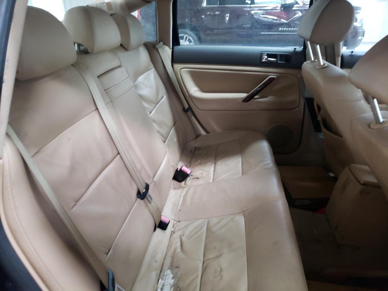 Photo 6 from auction – 2005 VOLKSWAGEN PASSAT GLS with VIN WVWAE63BX5E089012